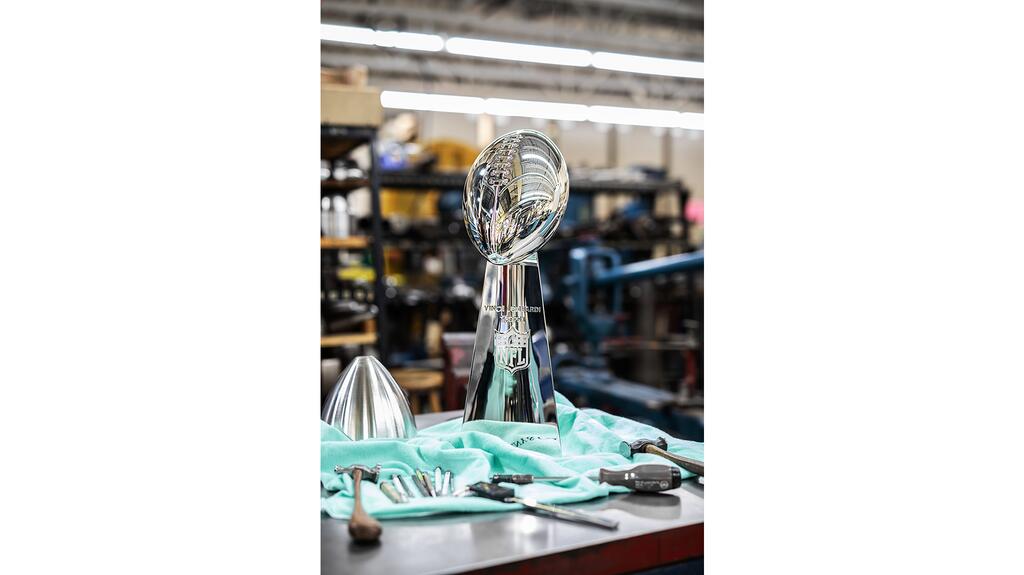 20220211_2-Lombardi Trophy.jpg